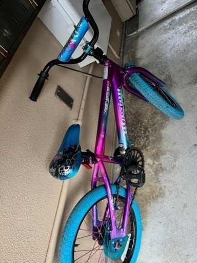 男の子小学生自転車