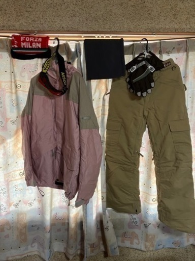 【美品】スキースノボウェア上下&ゴーグル&グローブ&ネックウォーマー&ニット帽