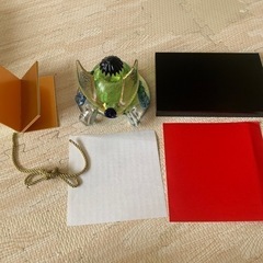ガラス製カブトの画像