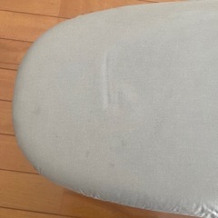 折りたたみ式アイロン台の画像
