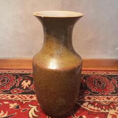 大型の花瓶　台湾製　置物インテリア　陶芸品