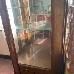 相談中　鏡付き飾り棚の画像