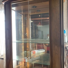 相談中　鏡付き飾り棚の画像