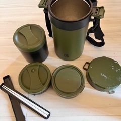再値下げ‼️保温保冷のお弁当箱　蓋だけ難あり