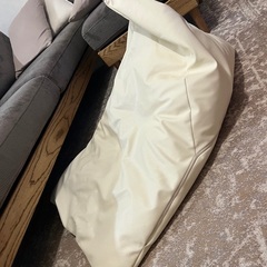 ハナロロ　ビーズクッション 三角　人をダメにするクッション