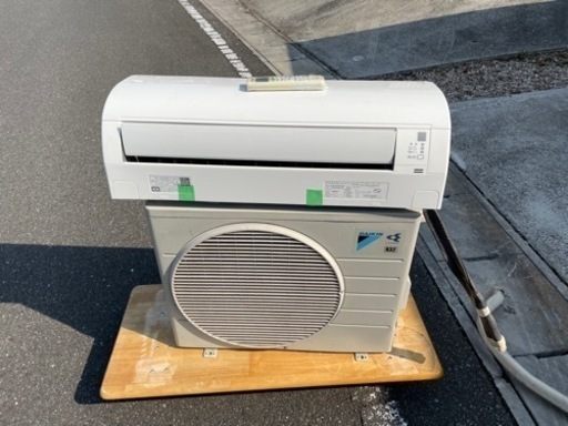 【値下げ！！】DAIKIN 6畳用　2.2kwエアコン　ATE22TESK-W 2016年製