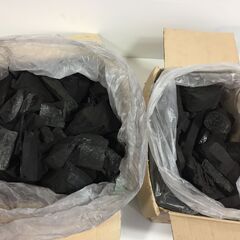 ＝木炭　5.6kg＋9.4kg　合計15kg　外箱破れあり