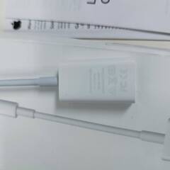 Apple Lightning USB カメラアダプタ MD821AM/A (A1440)の画像