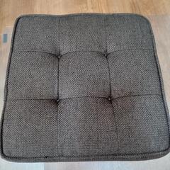 収納付椅子の画像