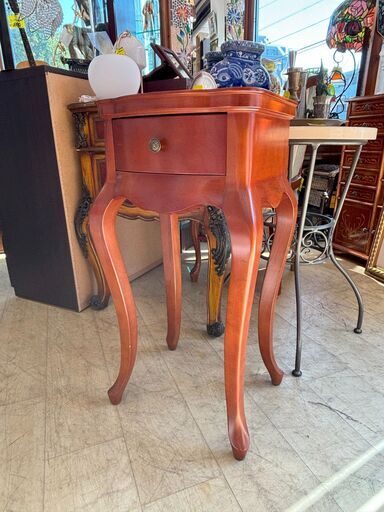 アンティーク  猫脚 ネコ脚 サイドテーブル コーナーテーブル■幅40㎝×奥行32㎝×高さ75.5㎝■ 検) ロイズ アンティークス★買取帝国 朝霞店 近隣配送無料