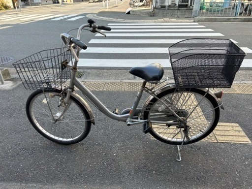 中古 22インチ 前後カゴ付き 全カバー ハブダイナモ サドルきれい