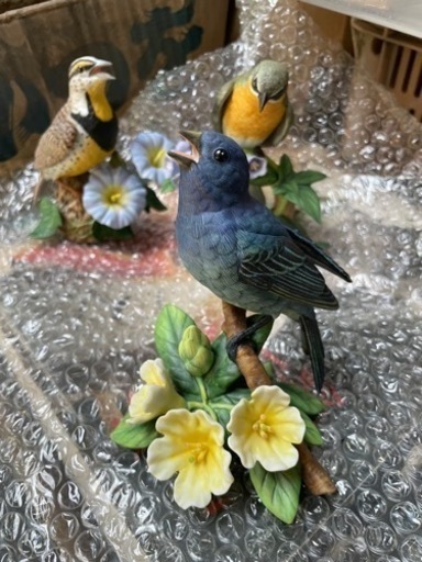 鳥の置物