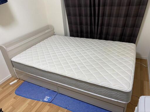 解体済みダブルベッド マットレス有り