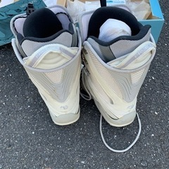 BURTON   レディース フラワー オン キャンバス スノーボード ブーツの画像