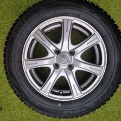 スタッドレスタイヤ　ブリザック １８５/６５Ｒ１５
