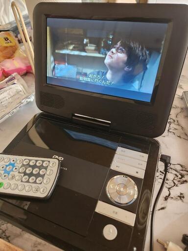 ポータブルDVDプレーヤー　７inch