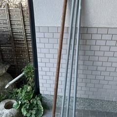 鉄パイプ3本　木棒1本　無料！