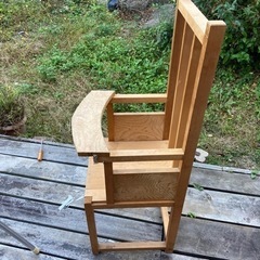 ハンドメイド子供用椅子の画像