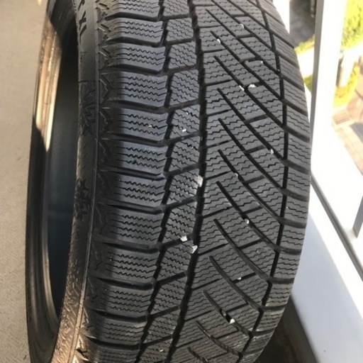コンチネンタル スタッドレスタイヤ 215/50R17 95T