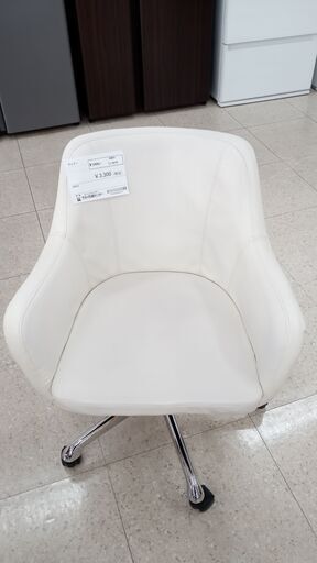 ★ジモティ割あり★  チェアー 白 H×D×W クリーニング済み TJ2676