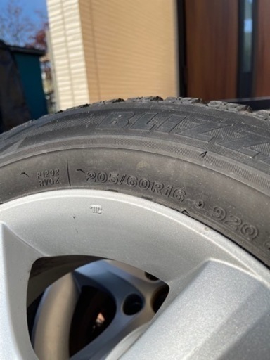 205/60R16 ミニバンスタッドレスタイヤ