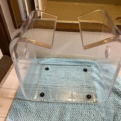 アクリル椅子（くぐり椅子）　無料で差し上げますの画像