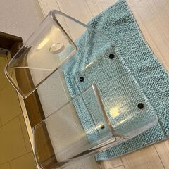 アクリル椅子（くぐり椅子）　無料で差し上げますの画像