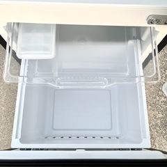 高年式美品♪ガラストップ☆★ ハイセンス Hisense 冷凍冷蔵庫 下冷凍庫 134L★☆の画像