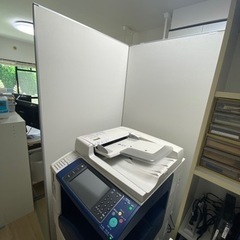 パーテーション4枚　オフィス家具