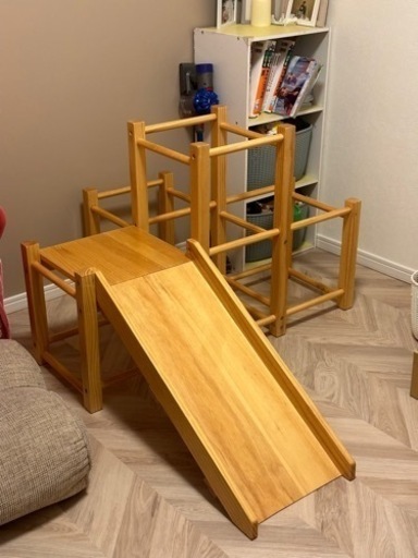 ジャングルジム　滑り台　木製