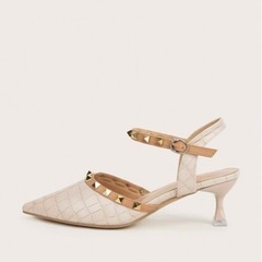 新品　スタッズパンプスの画像