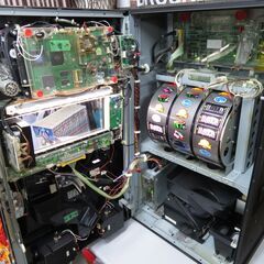 パチスロ実機 ハイスクールオブザデッド コイン不用機・鍵付き スロット機|江別市のリサイクルショップドロップの画像