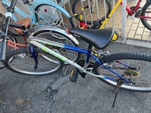 ジモティで譲って頂きましたが