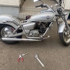 HONDA マグナ50