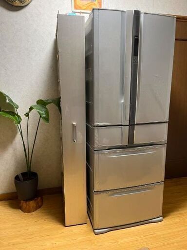 隙間収納（冷蔵庫はおまけです）