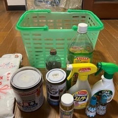 水性ペンキ2つ、ツヤだしニス、セメダイン塩ビパイプ用2つなどまと...