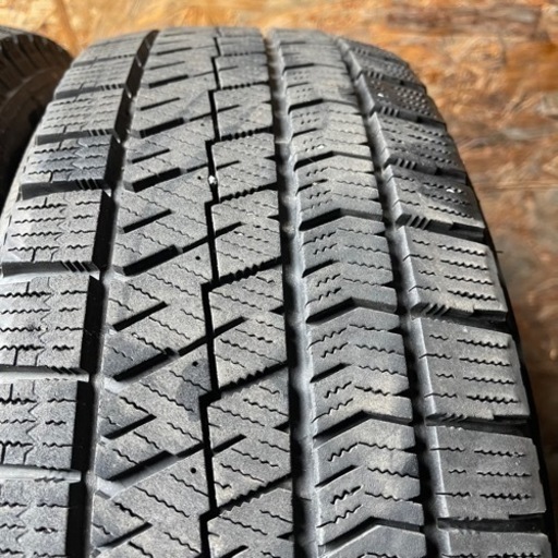 バリ山　BRIDGESTONE ブリヂストン　ブリジストン　VRX2 195/65R16 スタッドレス　タイヤ　2020年製　16イン