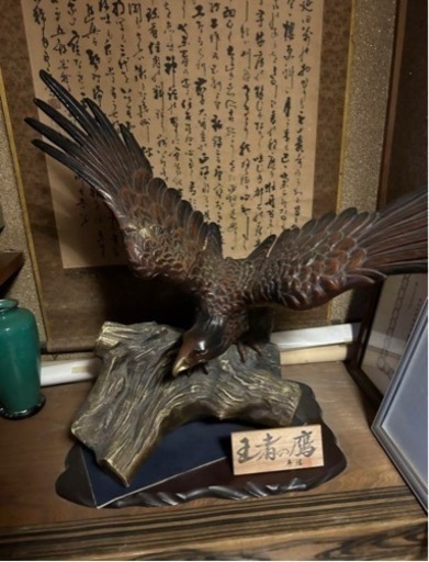 取りにきてくれる方！王者の鷹 オブジェ