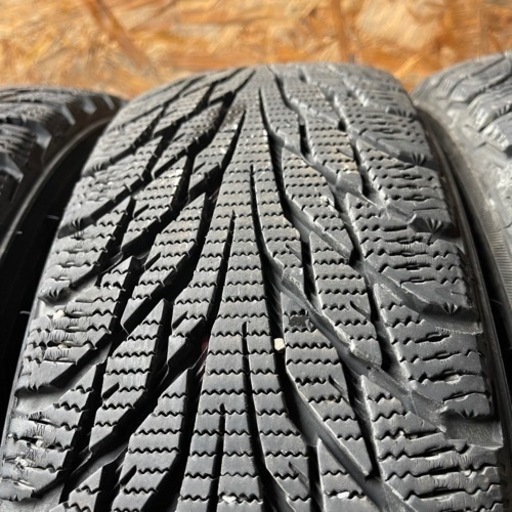 バリ山　NOKIAN ノキアン　HAKKAPELIITTA R2 155/65R14 スタッドレス　タイヤ　2018年製　14インチ