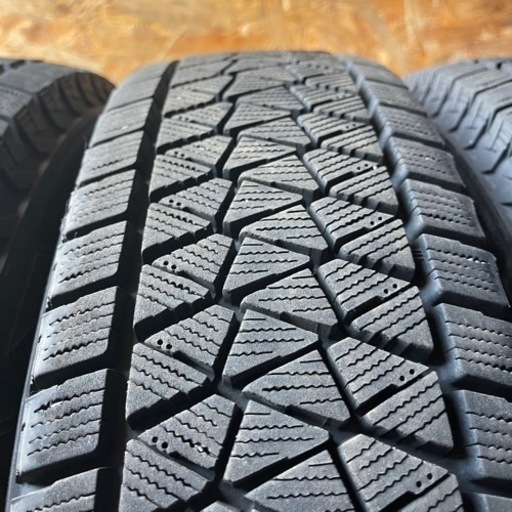 極上タイヤ　BRIDGESTONE ブリヂストン　ブリジストン　DM-V2 175/80R16 スタッドレス　タイヤ　2016年製　1