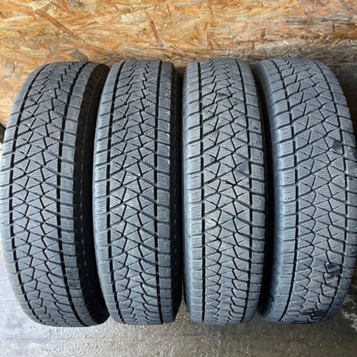 極上タイヤ　BRIDGESTONE ブリヂストン　ブリジストン　DM-V2 175/80R16 スタッドレス　タイヤ　2016年製　16インチ