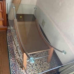 ガラステーブル