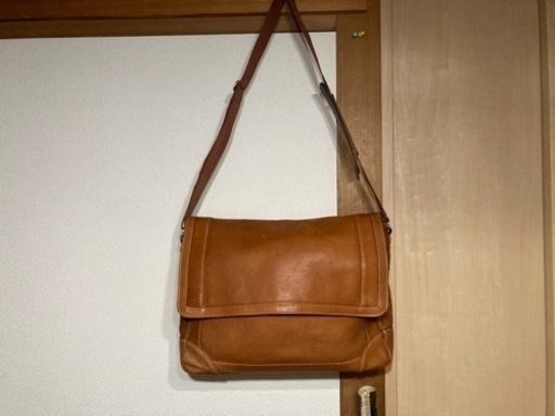 本革　レザーバッグ　かっこいいです