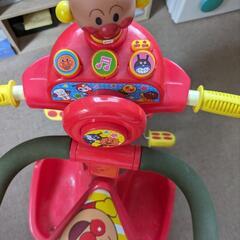 アンパンマン三輪車の画像