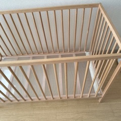ベビーベッド（マットレス＋カバー）の画像