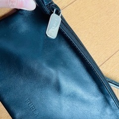 希少　フルラ　FURLA  黒　ポーチの画像
