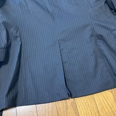 ブランドメンズスーツ　クリーニング済みの画像