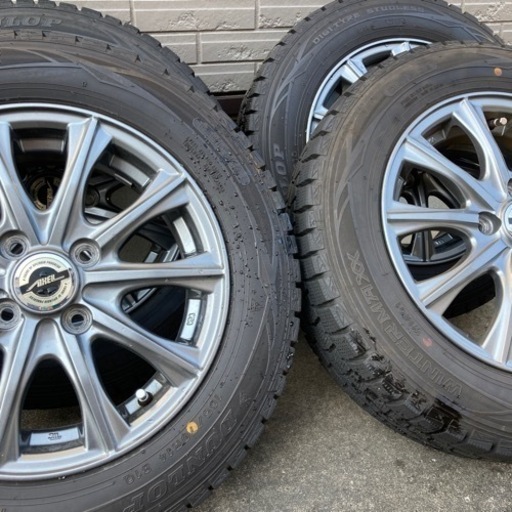 DUNLOP スタッドレスタイヤ　4本　アルミ付き