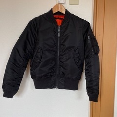 
定番アイテムAVIREX   MA1