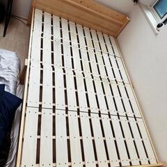 クイーンサイズダブルベッドの画像